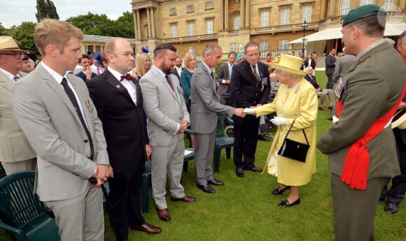 Elizabeth II à Buckingham Palace lors d'une garden party le 3 juin 2014, à Londres.