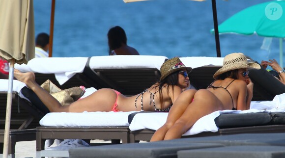 Karina Jelinek et Paz Cornu sur la plage à Miami, le 31 juillet 2014.  Karina Jelinek and Paz Cornu show off their bikini bodies while enjoying a day at the beach in Miami, Florida on July 31, 2014.31/07/2014 - Miami