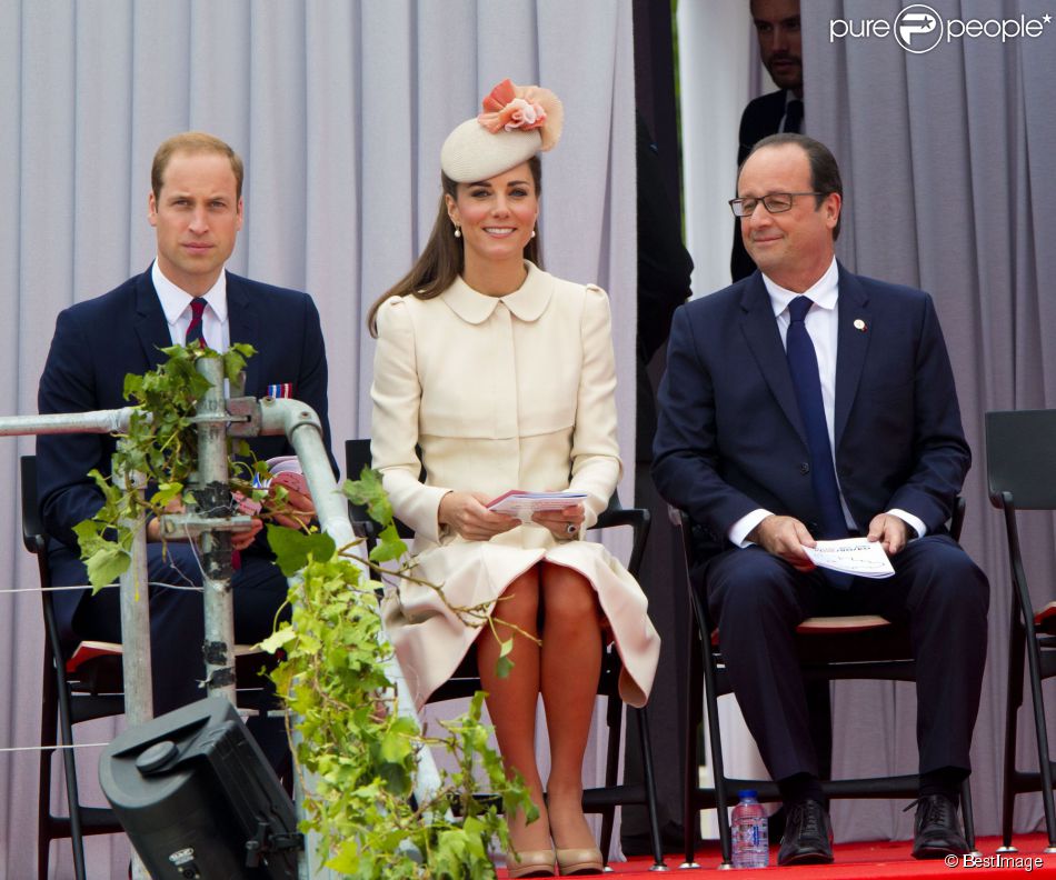 Le prince William, Kate Middleton, duc et duchesse de Cambridge, et François Hollande lors de la cérémonie de commémoration du centenaire de la Première Guerre mondiale au mémorial interallié de Cointe à Liège, en Belgique, le 4 août 2014.