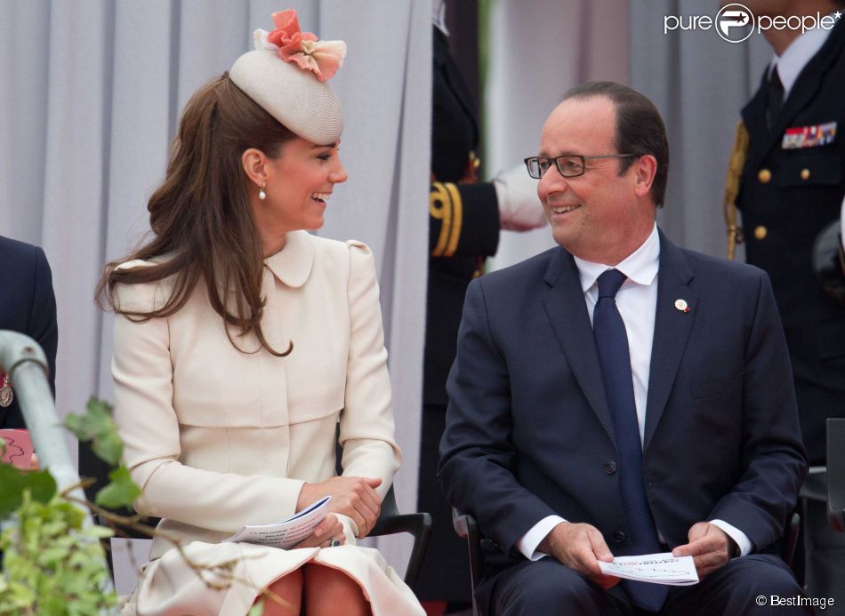 Kate Middleton avait François Hollande pour voisin lors de la cérémonie de commémoration du centenaire de la Première Guerre mondiale au mémorial interallié de Cointe à Liège, en Belgique, le 4 août 2014.
