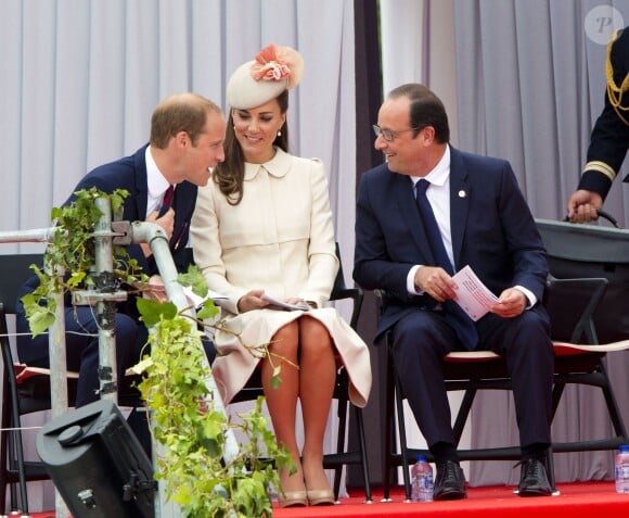 Le prince William, Kate Middleton et François Hollande lors de la cérémonie de commémoration du centenaire de la Première Guerre mondiale au mémorial interallié de Cointe à Liège, en Belgique, le 4 août 2014.