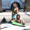 Lourdes Leon et son frère Rocco Ritchie font du jet-ski pendant leurs vacances dans le sud de la France avec des amis, le 4 août 2014. 