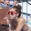Lourdes Leon, la fille de Madonna a commencé ses vacances dans le sud de la France. Lourdes a passé sa journée à bronzer avec ses amies et fumer des cigarettes à la plage. Le 4 août 2014.