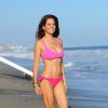 Brooke Burke-Charvet prend la pose en bikini sur une plage de Malibu, le 20 juillet 2014.