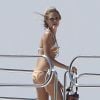Cara Delevingne, en vacances sur un yacht à Ibiza, poursuit les festivités de son 22e anniversaire. Le 13 août 2014.