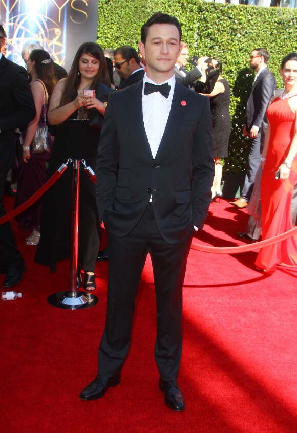 Joseph Gordon-Levitt arrive au Nokia Theater pour assister à la cérémonie des Creative Arts Emmy Awards 2014. Los Angeles, le 16 août 2014.
