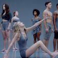 Taylor Swift dans le clip de Shake It Off.