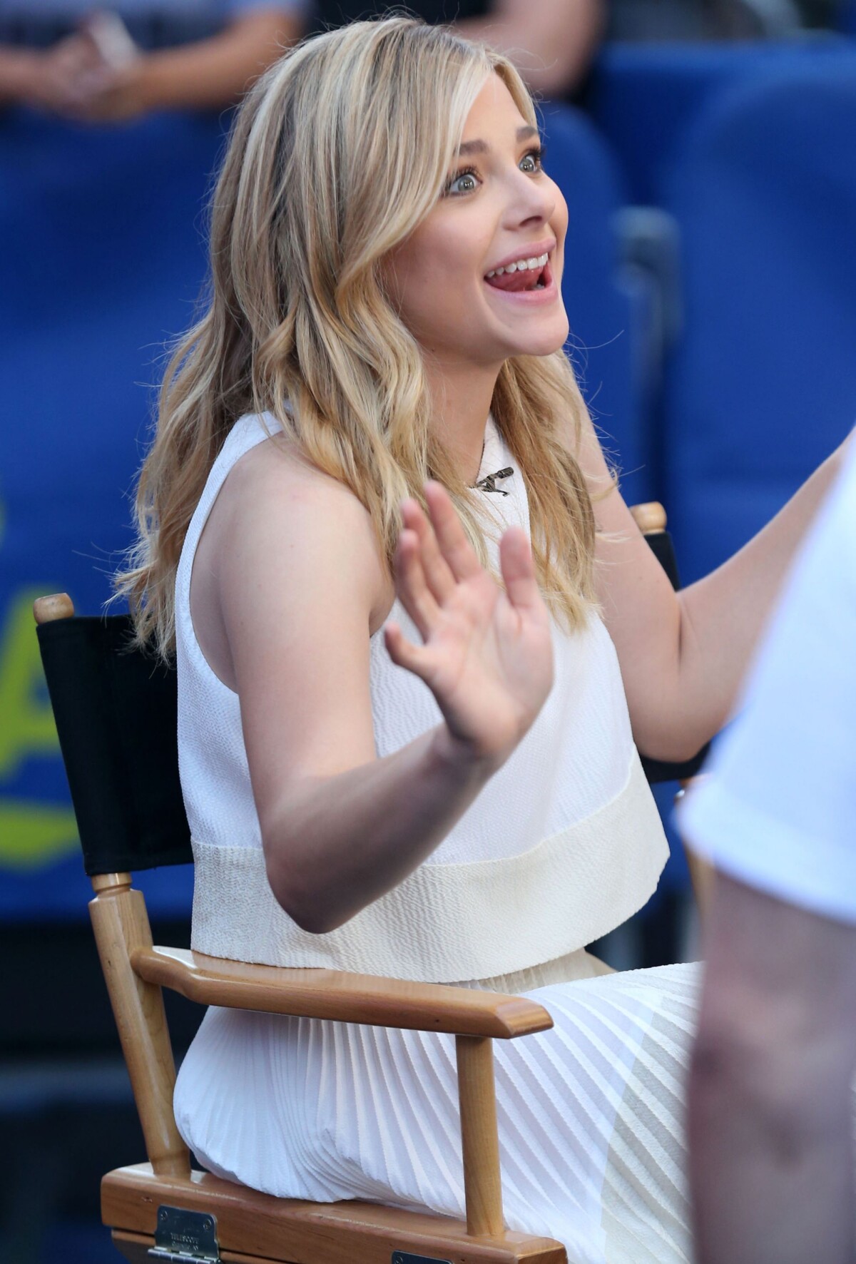 Photo Chloe Grace Moretz Font La Promotion De Leur Nouveau Film Si Je Reste Sur Le Plateau