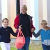 La princesse Ingrid Alexandra de Norvège a fait sa rentrée scolaire à l'Oslo International School le 19 août 2014. La fillette de 10 ans était accompagnée par son père le prince Haakon, sa mère la princesse Mette-Marit (qui fêtait ses 41 ans le même jour), sa grand-mère Marit Tjessem et son frère le prince Sverre Magnus, qui rentrait le même jour à l'Oslo Montessori School, également un établissement privé.
