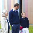  La princesse Ingrid Alexandra de Norvège a fait sa rentrée scolaire à l'Oslo International School le 19 août 2014. La fillette de 10 ans était accompagnée par son père le prince Haakon, sa mère la princesse Mette-Marit (qui fêtait ses 41 ans le même jour), sa grand-mère Marit Tjessem et son frère le prince Sverre Magnus, qui rentrait le même jour à l'Oslo Montessori School, également un établissement privé. 
  