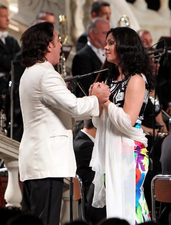 Exclusif - Roberto Alagna et sa compagne la soprano Aleksandra Kurzak lors du concert d'été Summer Dream au profit de la Fondation du prince Albert II de Monaco en faveur de l'environnement, le 9 août 2014 en principauté, dans la cour du palais princier.