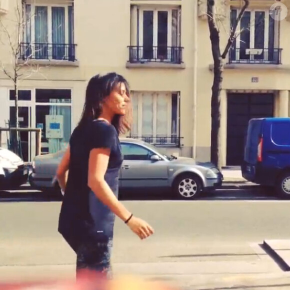 Shy'm se fait renverser par une voiture - un poisson d'avril renversant de la chanteuse, le 1er avril 2014