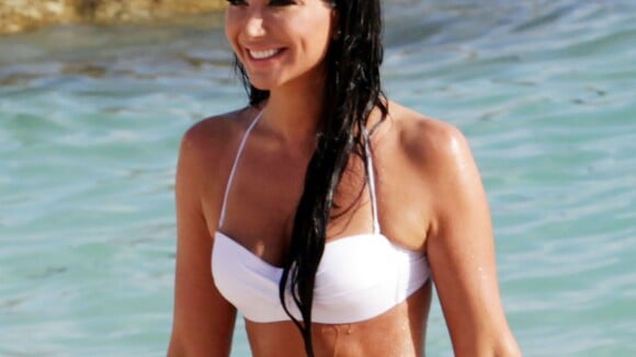 Tulisa Contostavlos : Super sexy en bikini aux Bermudes, un come-back au top !