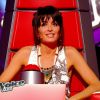 Jenifer dans son fauteuil dans The Voice Kids sur TF1. Episode 1 diffusé le samedi 23 août 2014 sur TF1.