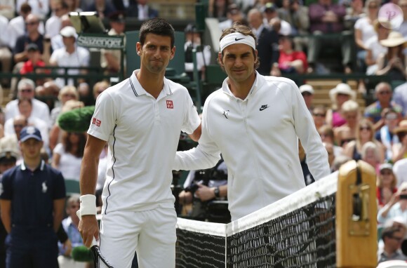 Novak Djokovic et Roger Federer avant la finale de Wimbledon au All England Lawn Tennis and Croquet Club de Wimbledon, le 6 juillet 2014