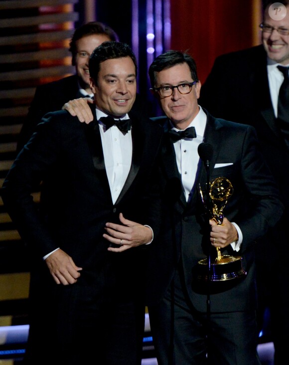Jimmy Fallon et Stephen Colbert lors des Emmy Awards 2014 à Los Angeles. Le 25 août 2014.