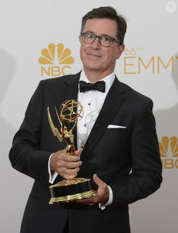 Stephen Colbert et son Emmy lors des Emmy Awards 2014. Los Angeles, le 25 août 2014.