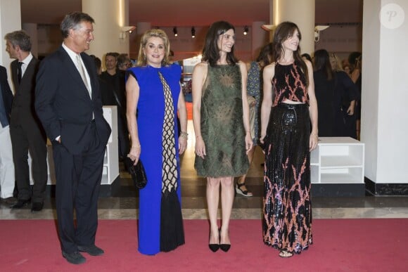 Benoît Jacquot, Catherine Deneuve, Chiara Mastroianni, Charlotte Gainsbourg à la première du film "3 Coeurs" lors du 71e festival international du film de Venise, le 30 août 2014.