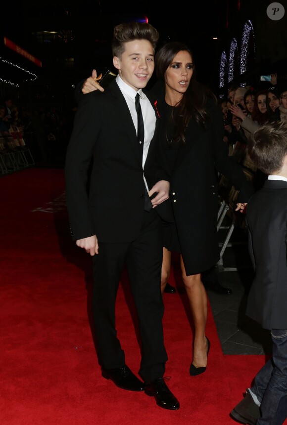 Victoria Beckham et son fils Brooklyn à Londres, le 1er décembre 2013.