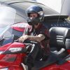 Le chanteur Justin Bieber s'amuse à conduire des Can-Am Spyder (motos à trois roues) avec un ami à Los Angeles, le 21 août 2014.