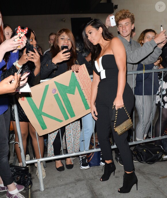 Kim Kardashian s'est rendue dans les studios de BBC Radio 1 à Londres. Le 3 septembre 2014.
