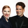 Scarlett Johansson et Romain Dauriac lors de la 39e cérémonie des César au théâtre du Châtelet à Paris, le 28 février 2014.