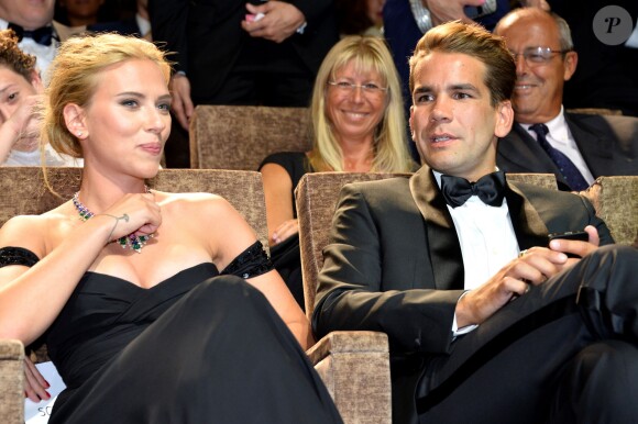 Scarlett Johansson et son petit-ami Romain Dauriac lors du 70e Festival du Film de Venise, le 3 septembre 2013. 