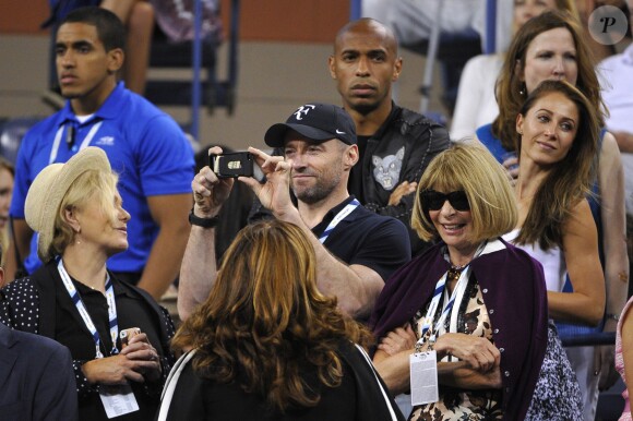 Thierry Henry et sa compagne Andrea Rajacic entourés de Hugh Jackman, son épouse Deborra-Lee Furness et Anna Wintour lors du match entre Roger Federer et Gaël Monfils à l'USTA Billie Jean King National Tennis Center de New York, le 4 septembre 2014