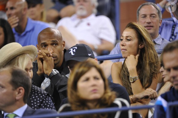 Thierry Henry et sa compagne Andrea Rajacic entourés de Hugh Jackman, son épouse Deborra-Lee Furness et Anna Wintour lors du match entre Roger Federer et Gaël Monfils à l'USTA Billie Jean King National Tennis Center de New York, le 4 septembre 2014