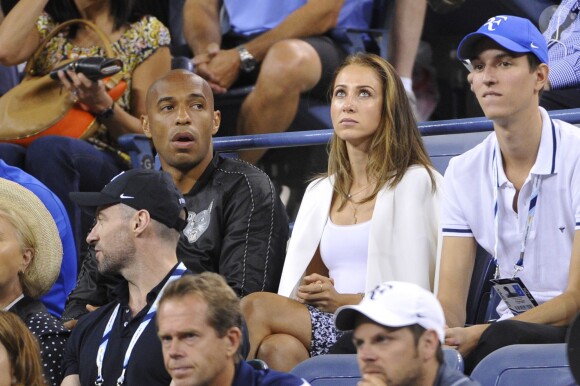 Thierry Henry et sa compagne Andrea Rajacic entourés de Hugh Jackman, son épouse Deborra-Lee Furness et Anna Wintour lors du match entre Roger Federer et Gaël Monfils à l'USTA Billie Jean King National Tennis Center de New York, le 4 septembre 2014