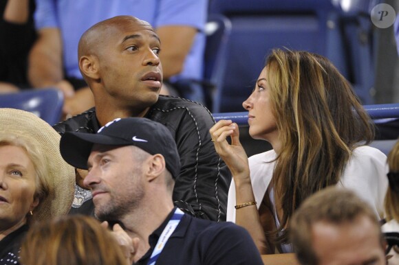 Thierry Henry et sa compagne Andrea Rajacic entourés de Hugh Jackman, son épouse Deborra-Lee Furness et Anna Wintour lors du match entre Roger Federer et Gaël Monfils à l'USTA Billie Jean King National Tennis Center de New York, le 4 septembre 2014