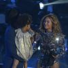 Jay-Z rejoint Beyoncé sur la scène des MTV VMA Awards avec leur fille Ivy Blue à Los Angeles, le 24 août 2014.