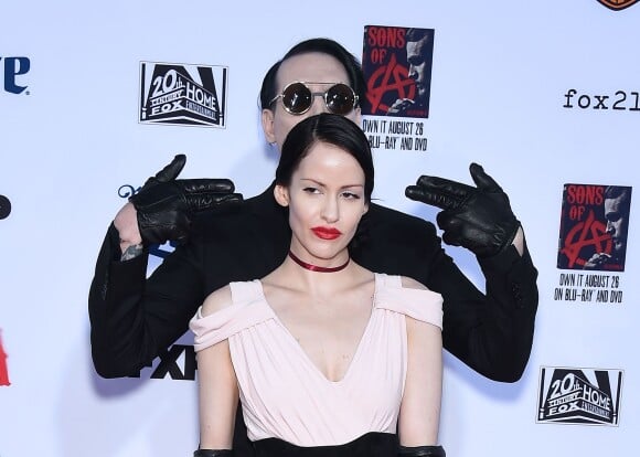 Marilyn Manson et Lindsay Usichà la soirée de lancement de la 7e saison de Sons Of Anarchy au TCL Chinese Theatre à Hollywood, Los Angeles, le 6 septembre 2014