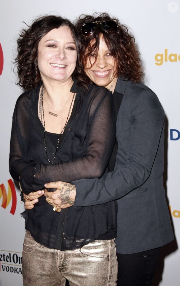 Sara Gilbert et Linda Perry lors de la 23e cérémonie annuelle des Glaad Media Awards à Los Angeles, le 21 avril 2012. 
