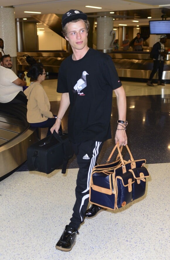 Conrad Hilton lors de son arrivée à l'aéroport LAX de Los Angeles, le 19 mai 2014
