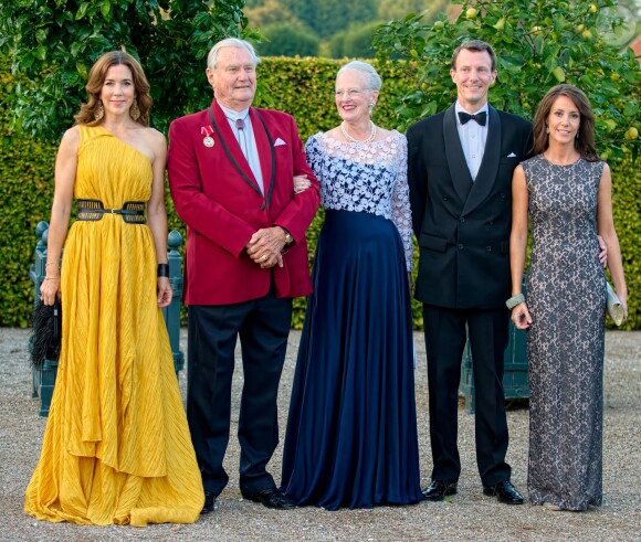 La famille royale de Danemark a fêté le 11 septembre 2014 dans l'orangerie du palais de Fredensborg le 150e anniversaire de la Croix-Rouge danoise. La reine Margrethe II et le prince Henrik étaient entourés de la princesse Mary, du prince Joachim et de la princesse Marie, tandis que le prince Frederik se trouvait en Grande-Bretagne pour les Invictus Games.