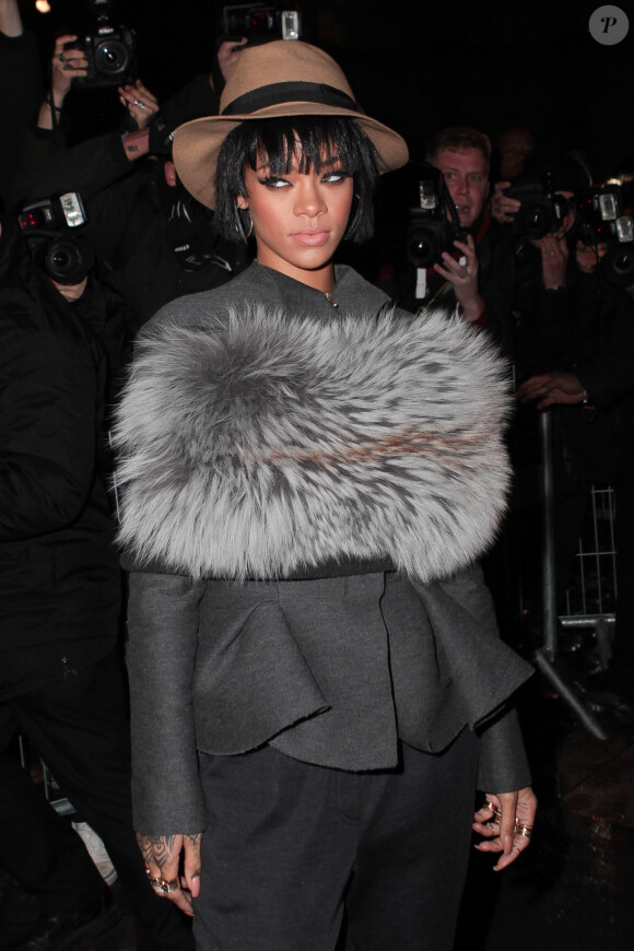 Rihanna toujours avec une frange en 2014
