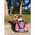 Pour l'anniversaire de leur petite Liva, Jade Foret et Arnaud Lagardère ont organisé une magnifique fête au Jardin d'Acclimatation, dans le 16e arrondissement de Paris, mardi 16 septembre 2014. La fillette a reçu une Mini Cooper rose pour enfants.