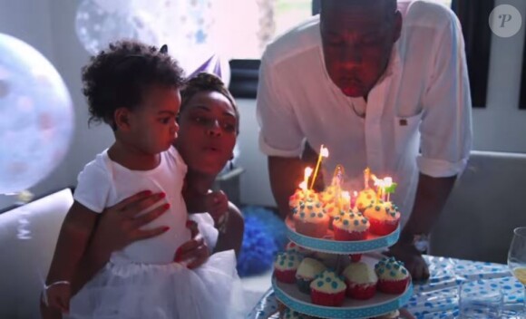 Beyoncé et Jay Z célèbrent les 1 an de leur fille Blue Ivy. Un moment immortalisé dans la séquence Young Forever/Halo d'On The Run, documentaire sur la mini-tournée du même nom de Beyoncé et Jay Z diffusé sur HBO.