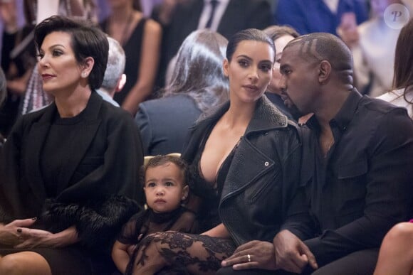 Kim Kardashian et sa petite North West ont assisté au défilé Givenchy le 28 septembre 2014