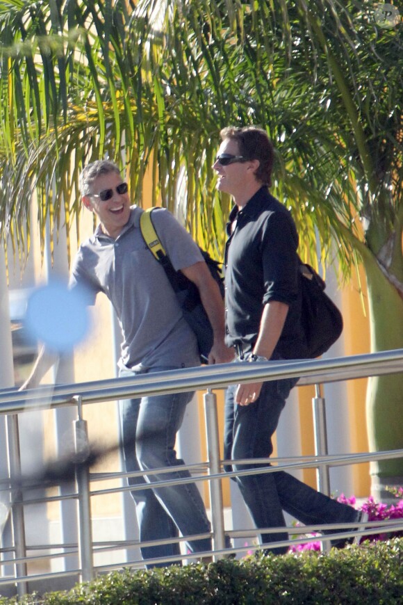 George Clooney et sa petite amie Stacy Keibler, Cindy Crawford et son mari Rande Gerber ainsi que leurs enfants arrivent au Mexique pour passer les vacances de Thanksgiving le 21 novembre 2012