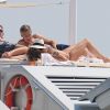 Cindy Crawford, son mari Rande Gerber et George Clooney sur un yacht en Sardaigne le 5 août 2008