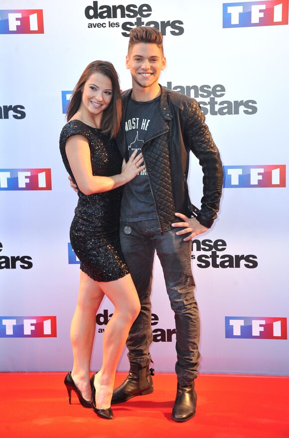 Rayane Bensetti et Denitsa Ikonomova - Photocall de présentation de la nouvelle saison de "Danse avec les Stars 5" au pied de la tour TF1 à Paris, le 10 septembre 2014.