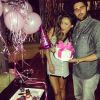 Shay Mitchell et Ryan Silverstein lors de l'anniversaire de la jeune femme sur Instagram, avril 2014