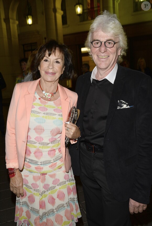 Danièle Evenou et son nouveau compagnon Jean-Pierre Baiesi lors de l'hommage à Gisèle Casadesus au Théatre Edouard Vll à Paris le 29 septembre 2014. 