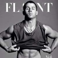 Nick Jonas : Sexy, il expose encore et toujours ses solides abdos