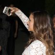  Nina Dobrev prend un selfie &agrave; la soir&eacute;e Michael Kors pour la sortie du livre "Young Hollywood" &agrave; Beverly Hills, le 2 octobre 2014.&nbsp; 