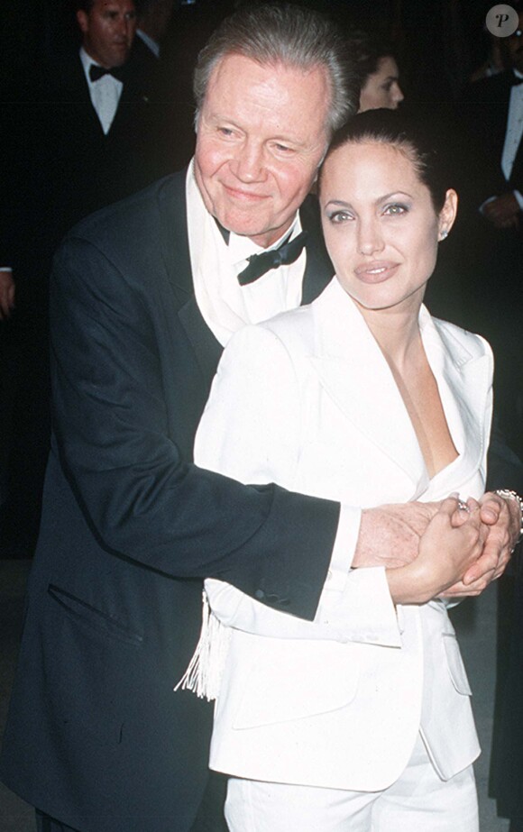 Jon Voight et sa fille Angelina Jolie à Los Angeles le 9 avril 2001.