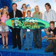  Le casting de Sept à la maison, à la cérémonie des Teen Choice Awards, le 2 août 2003 à Los Angeles. 
