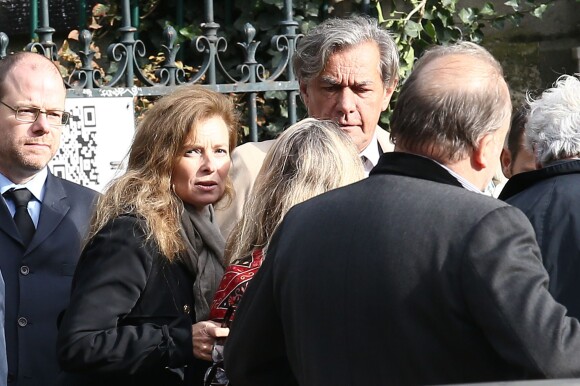 Valérie Trierweiler a retrouvé son ex-mari Denis Trierweiler aux obsèques du journaliste de Paris Match Patrick Jarnoux en l'église Saint-Germain-des-Prés à Paris. Le 7 octobre 2014 